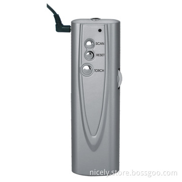 Fm auto scan radio with earphone &amp; light